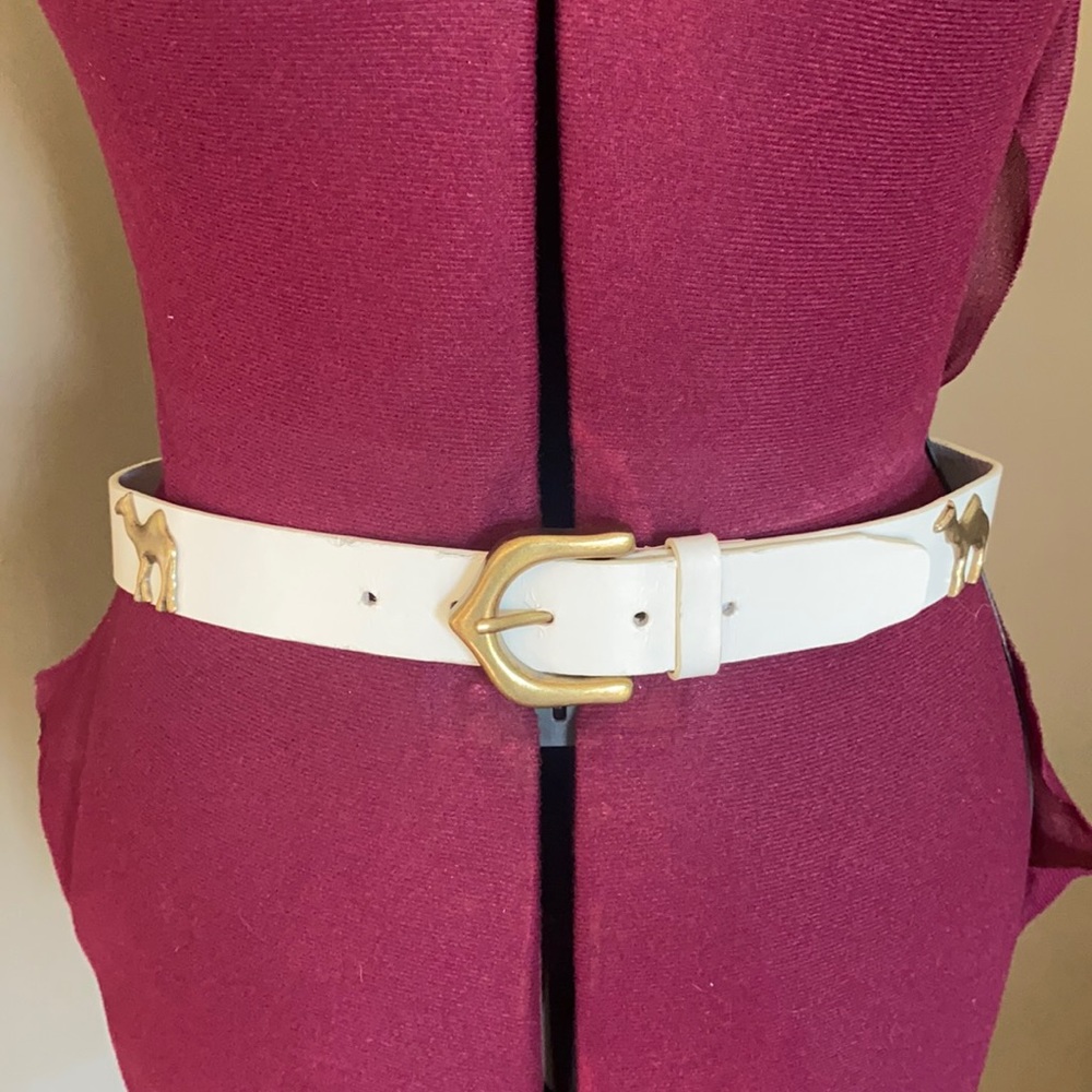 Vintage Liz Claiborne White Belt with Gold Tone Camels